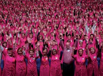 Les blouses roses : des bénévoles qui redonnent le sourire aux enfants malades et aux personnes âgées